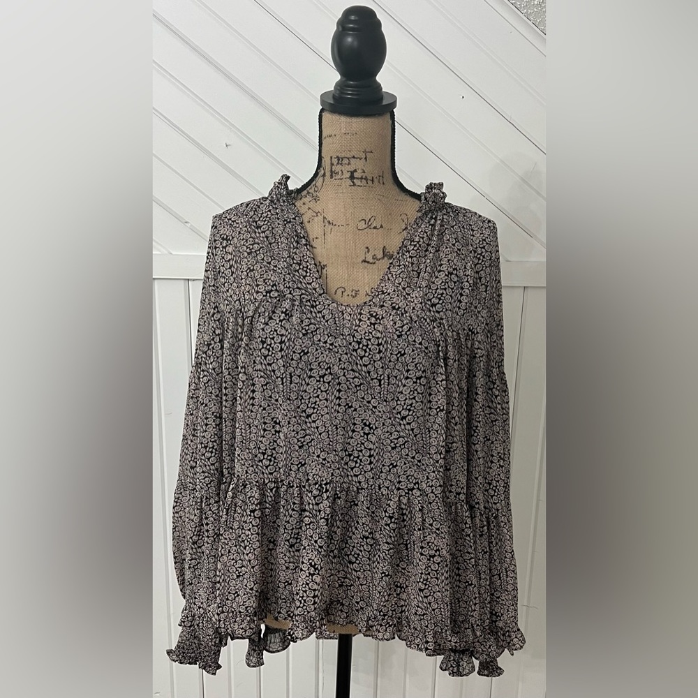 Cute, Like new condition, Cinq á sept Top (Women’s, Size XS)